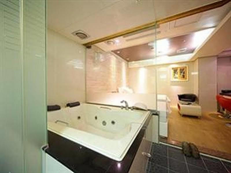 Louis Hotel Seongnam Exterior foto